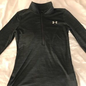Under Armour top